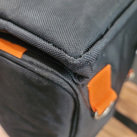 Harley Davidson Black Insulated Travel Cooler Bag with Full Picnic Set - Picture 10 of 12